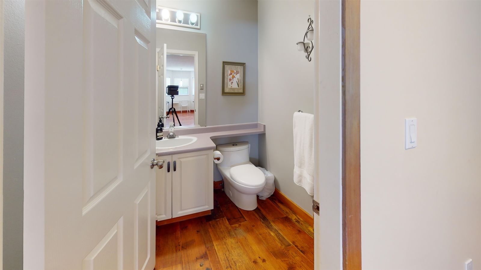 Listing Image 10