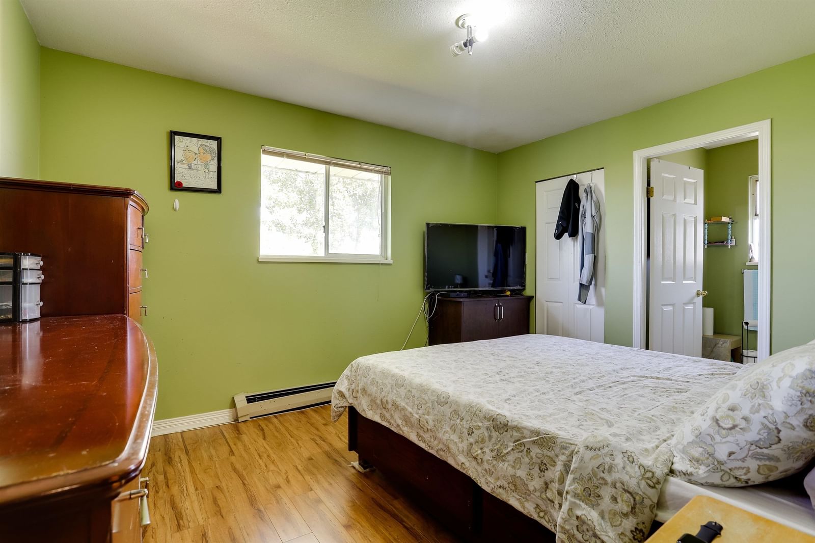 Listing Image 19