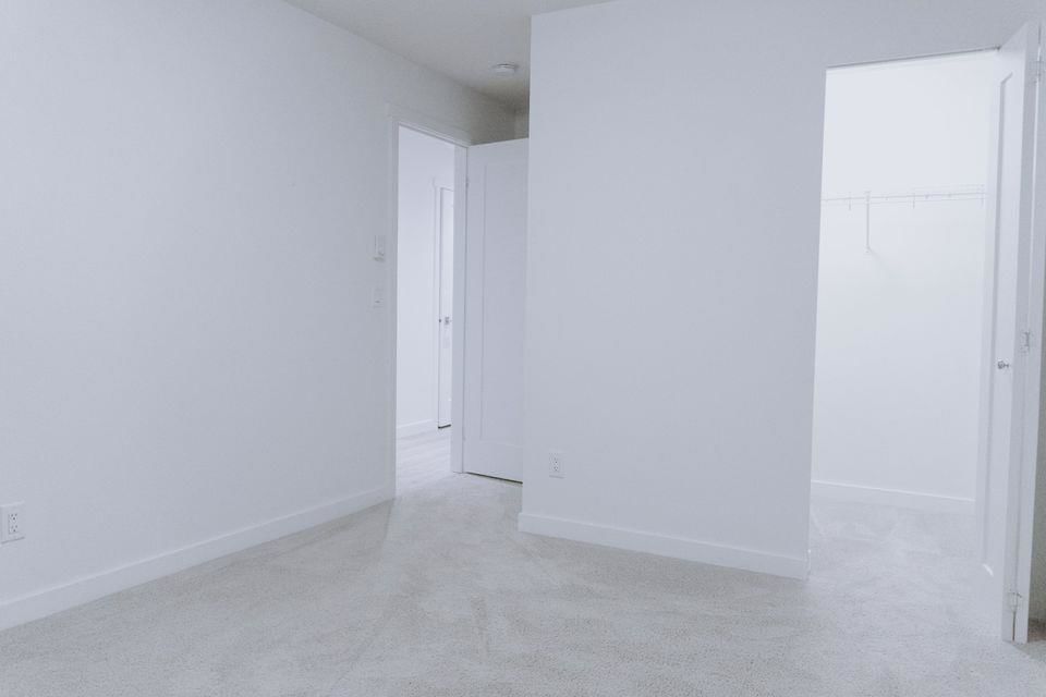 Listing Image 30