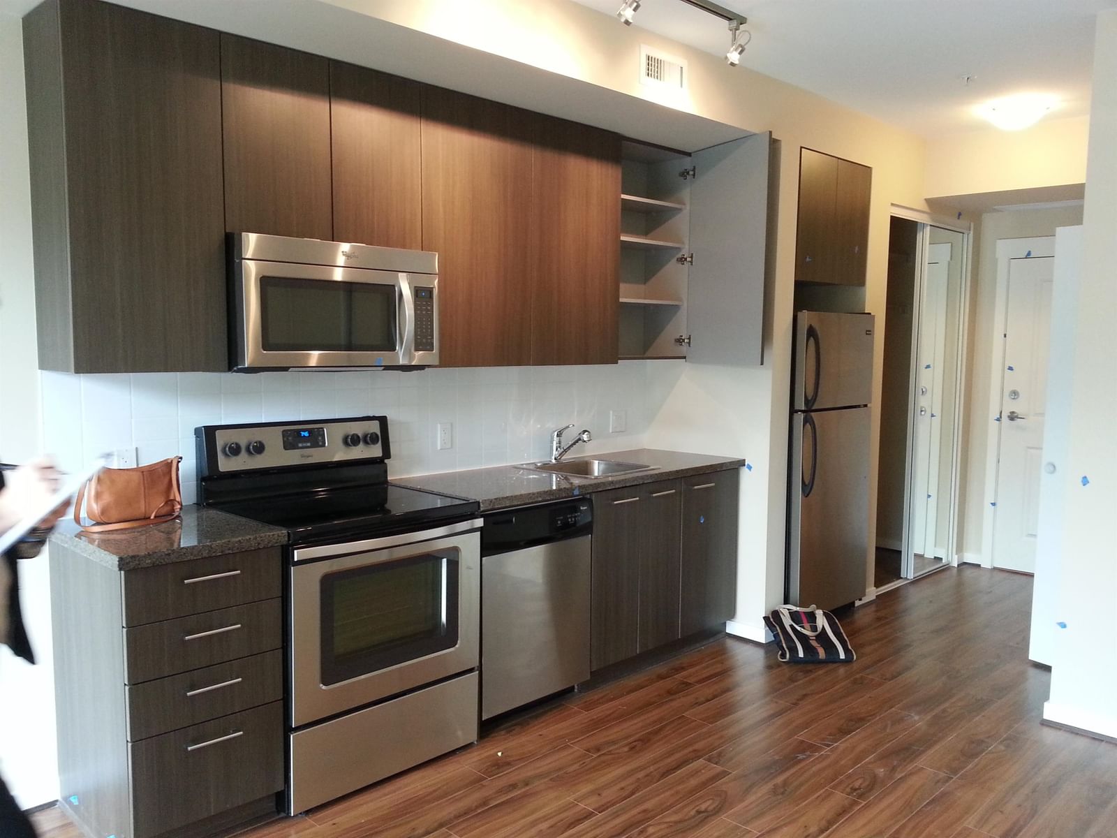 Listing Image 9