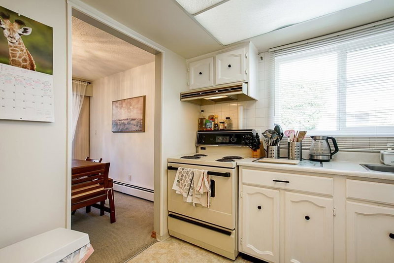 204 - 1390 Martin Street, White Rock, V4B 3W5 | Image 3