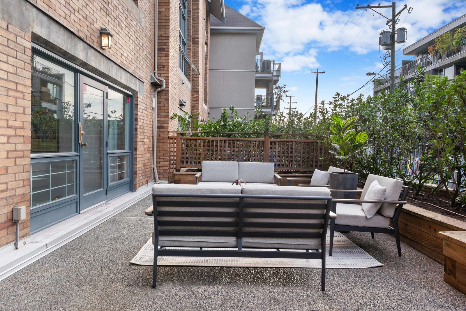 Listing Image 9