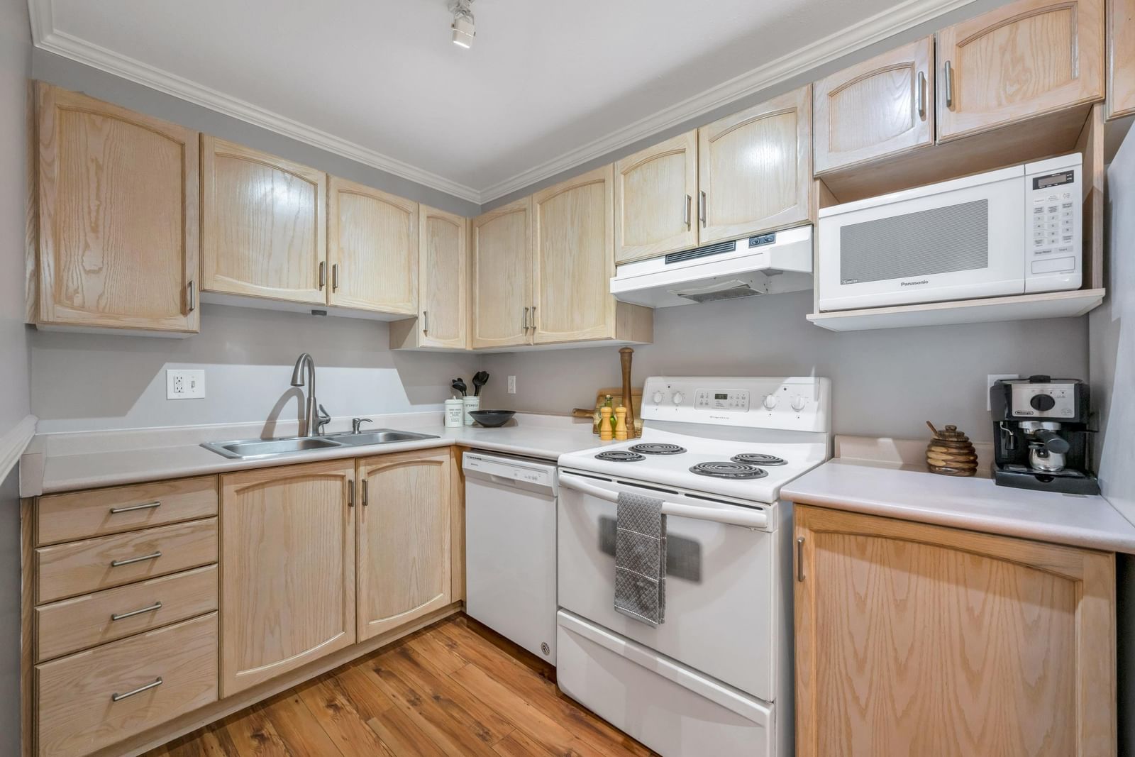 Listing Image 14