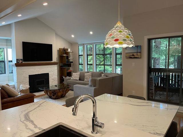 41D - 4652 Blackcomb Way
