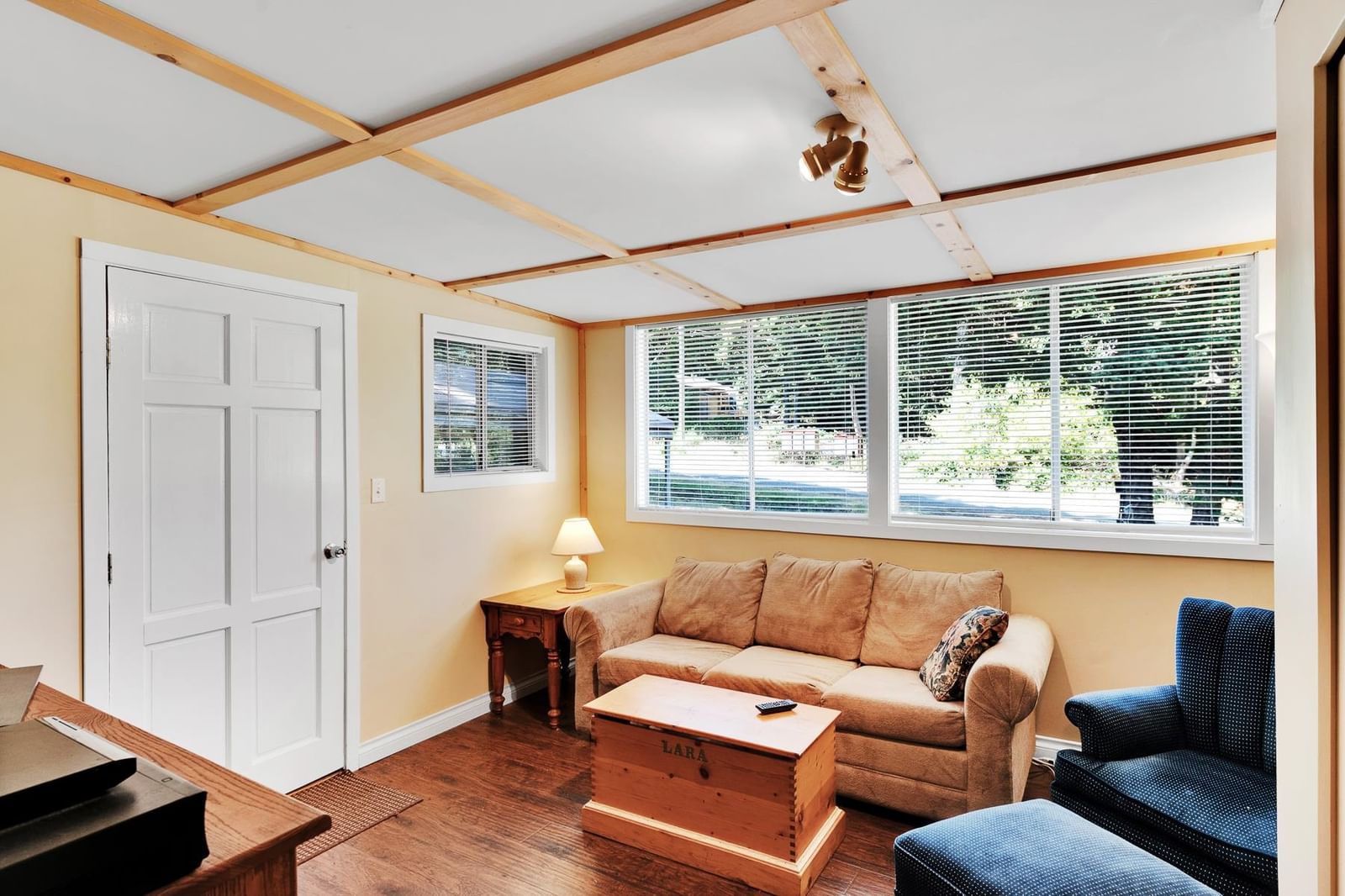 Listing Image 14