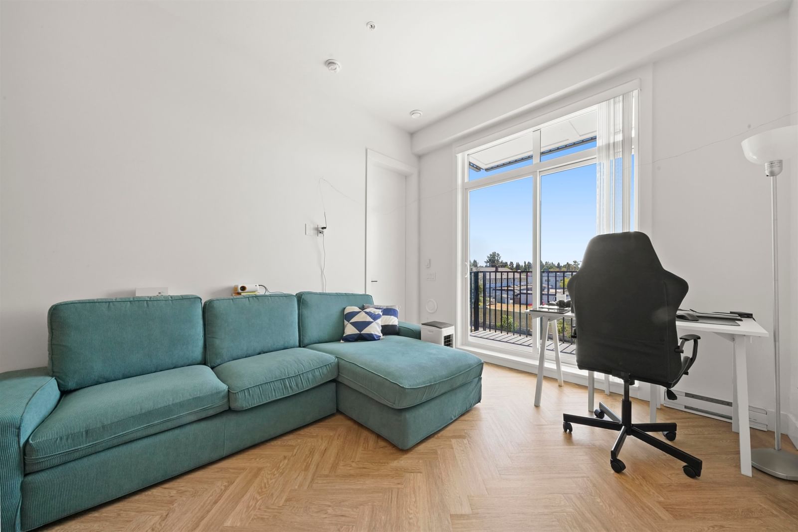 Listing Image 13