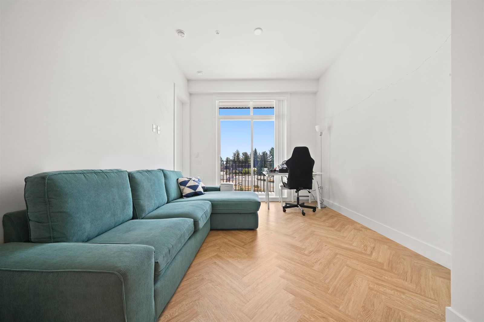 Listing Image 14
