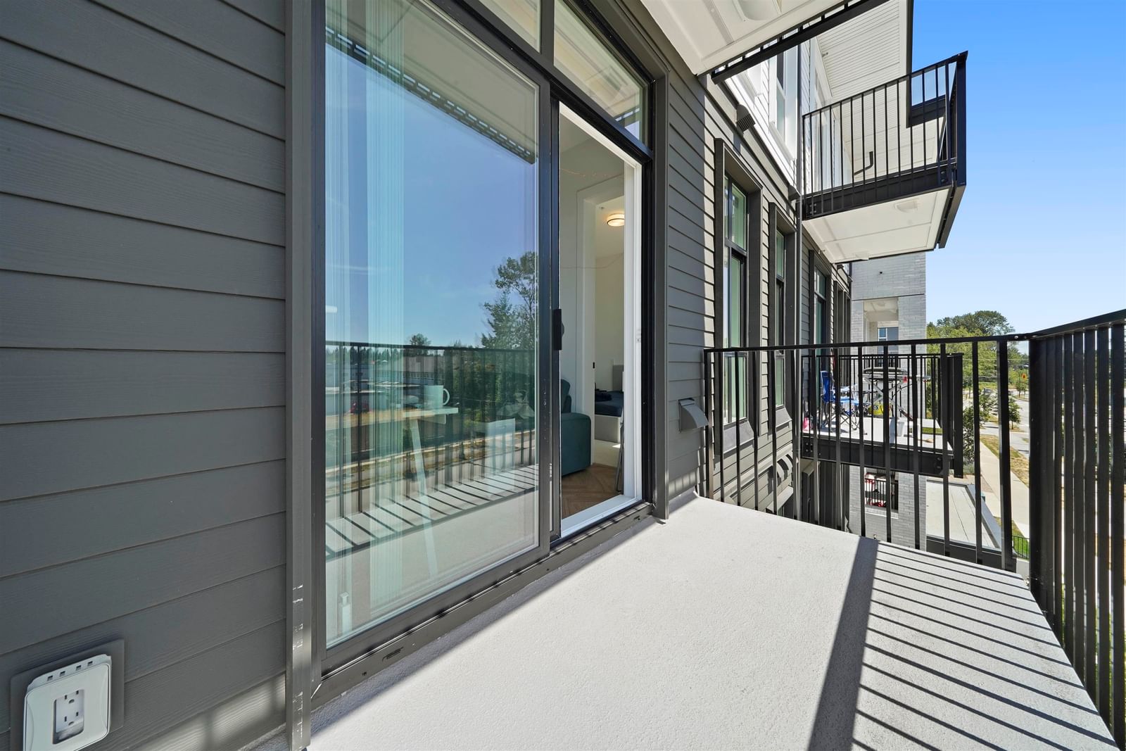 Listing Image 17