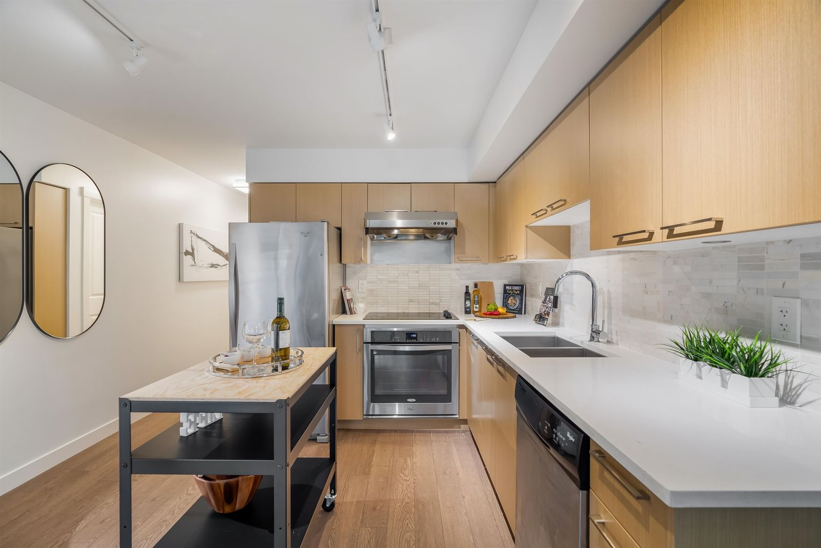 Listing Image 11