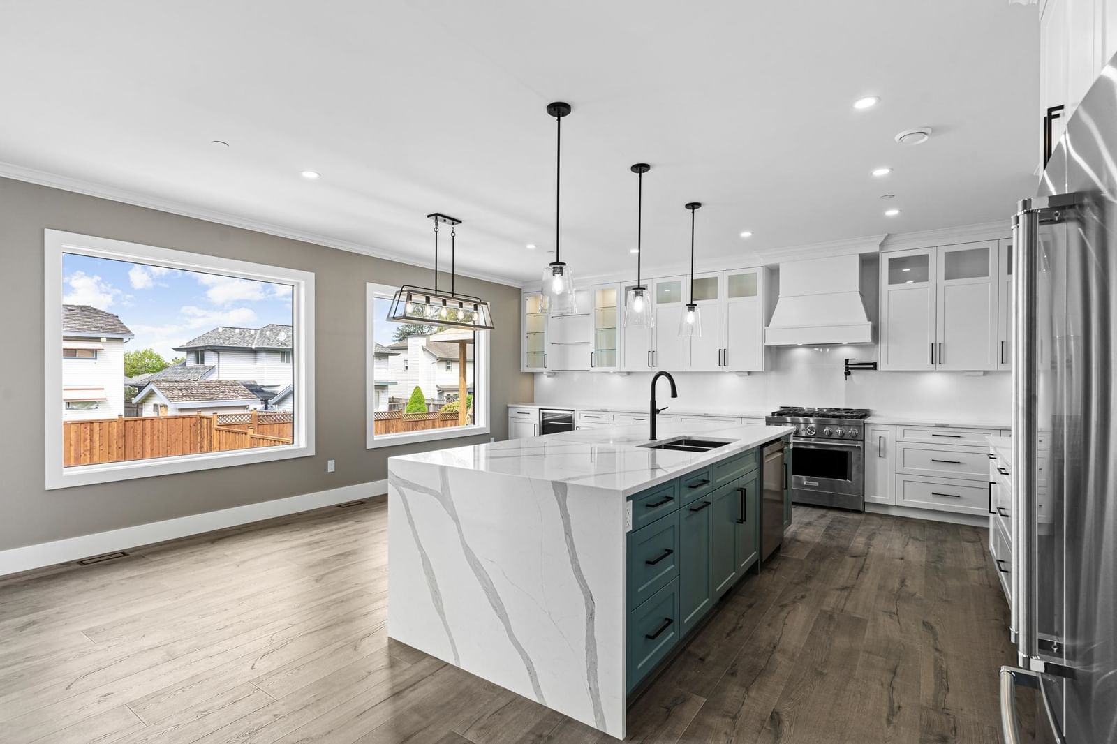 Listing Image 10