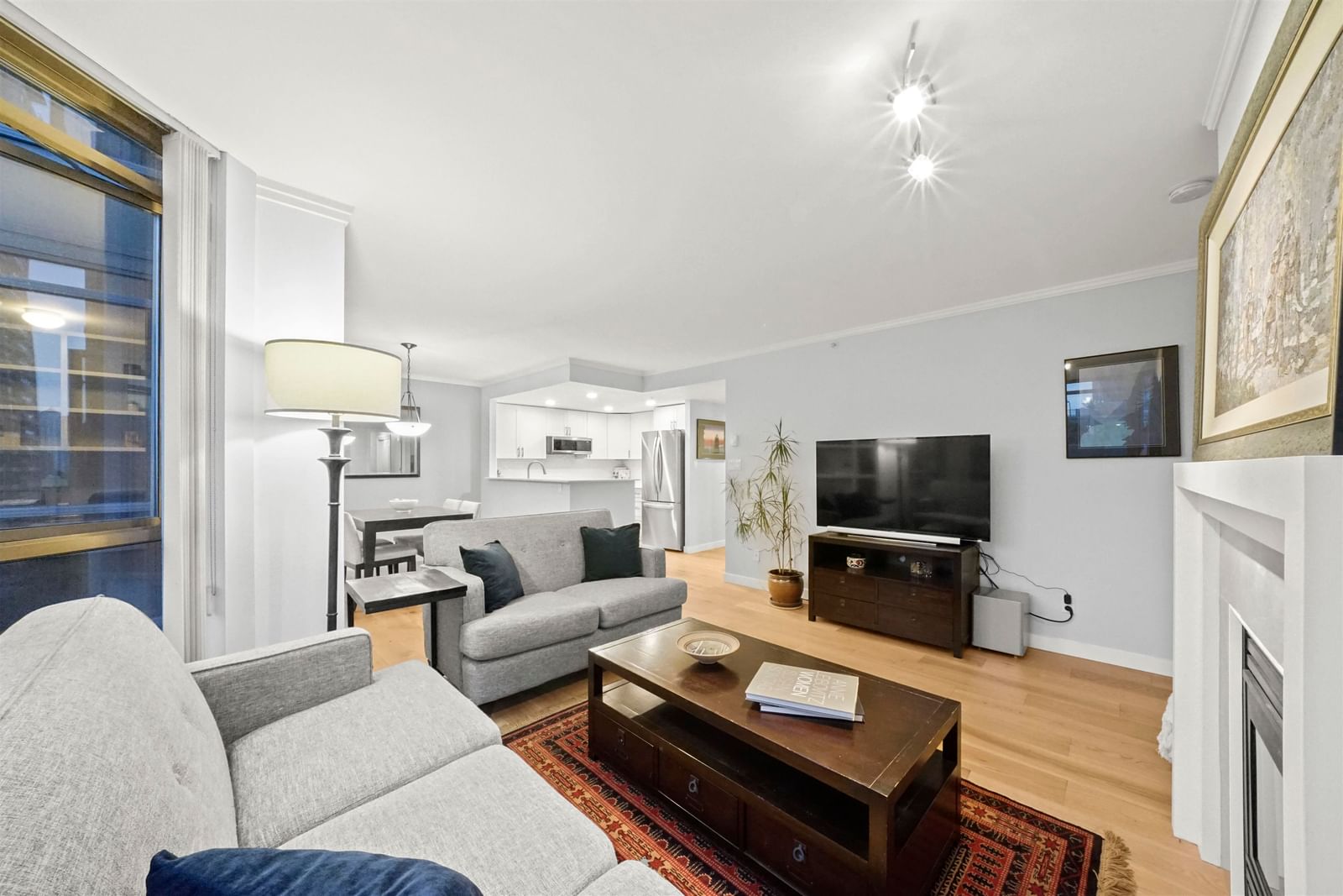Listing Image 11