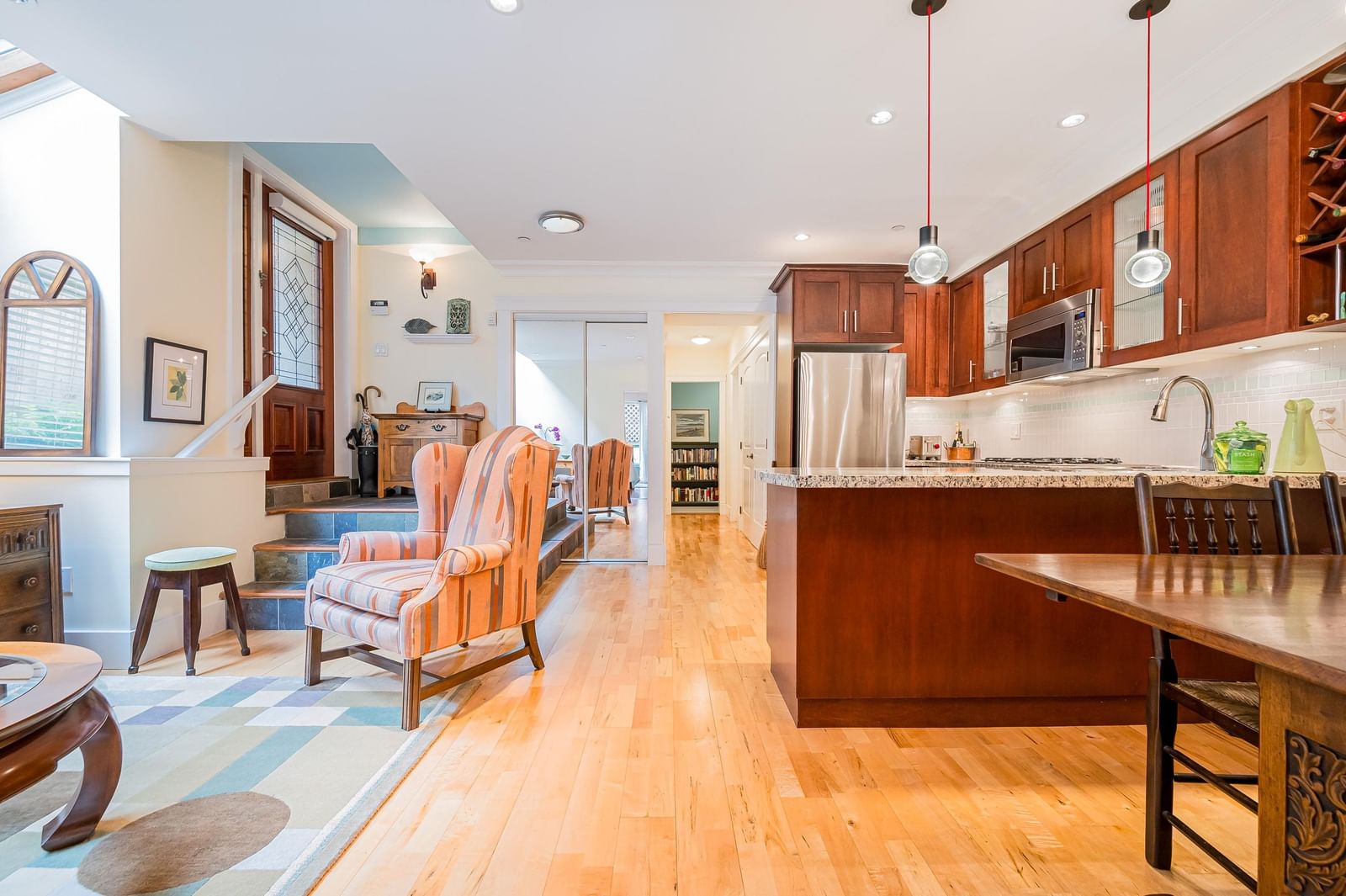 Listing Image 11
