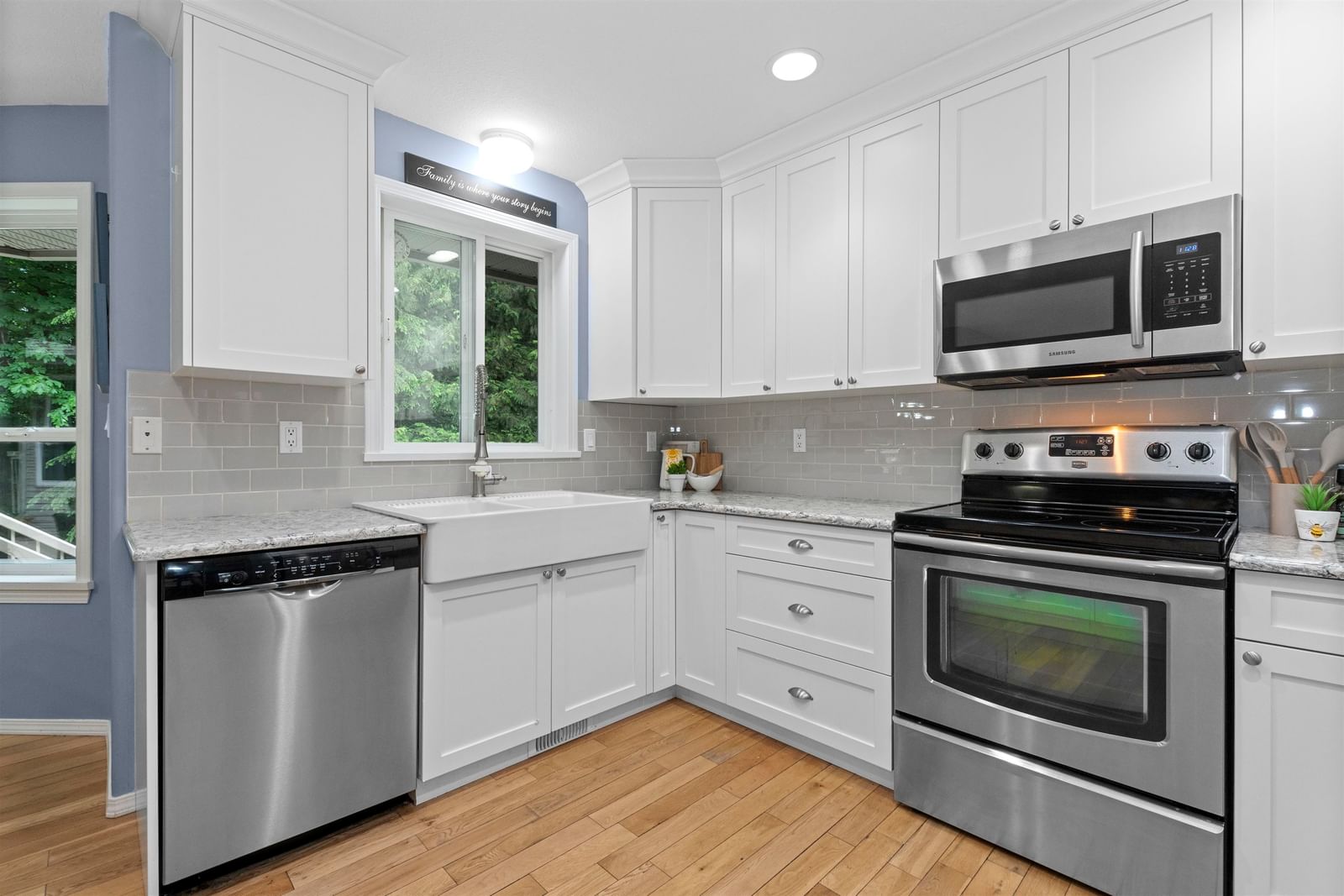 Listing Image 9