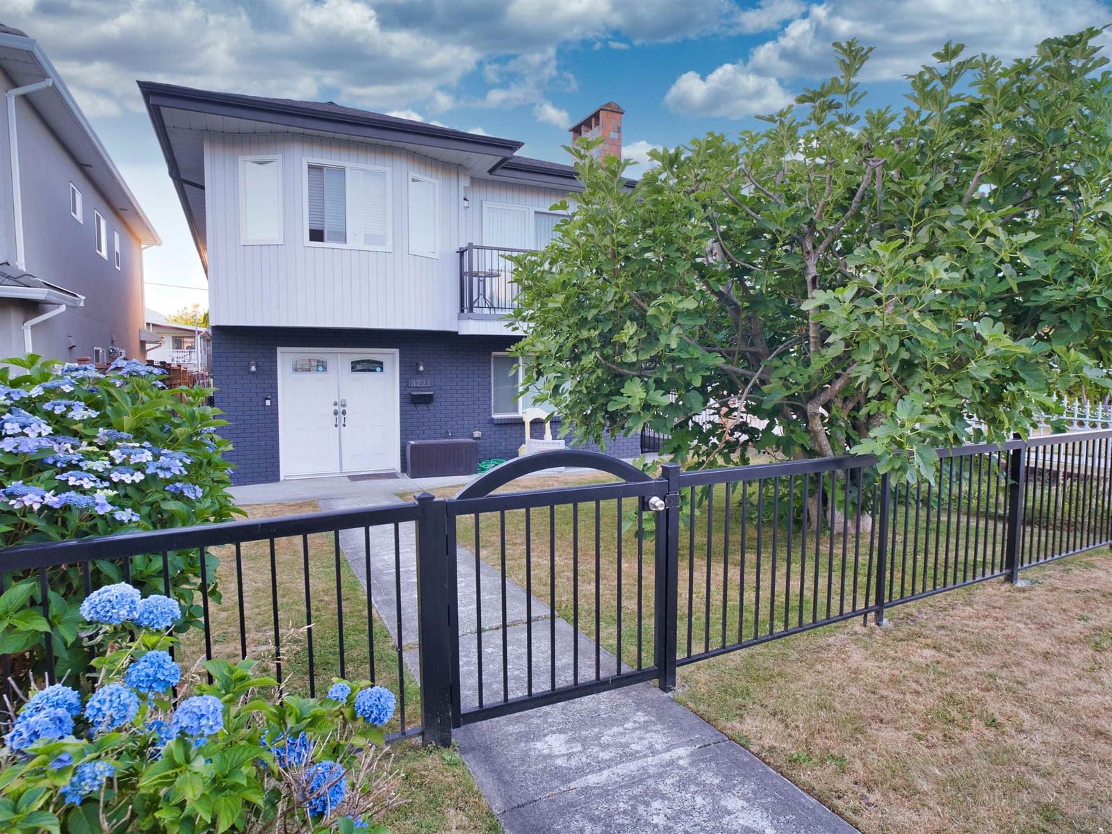 Listing Image 1