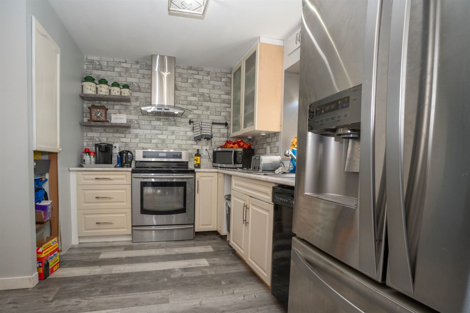 Listing Image 15