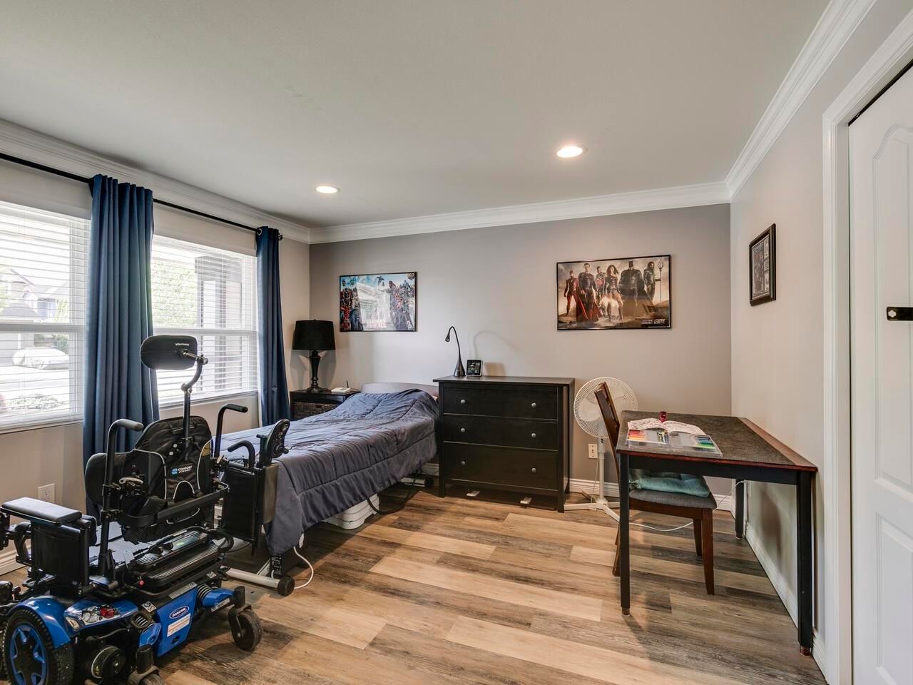 Listing Image 15