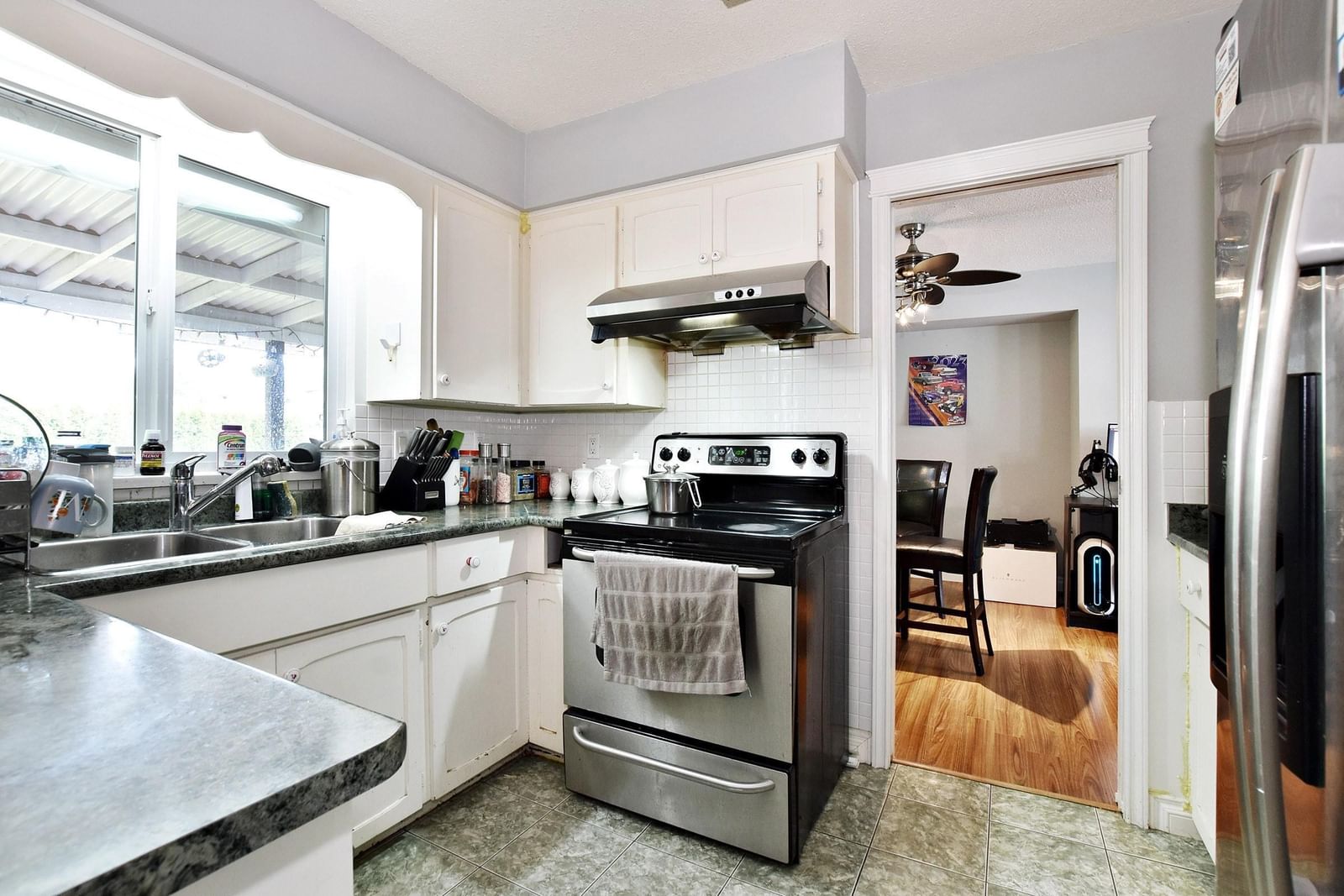 Listing Image 8