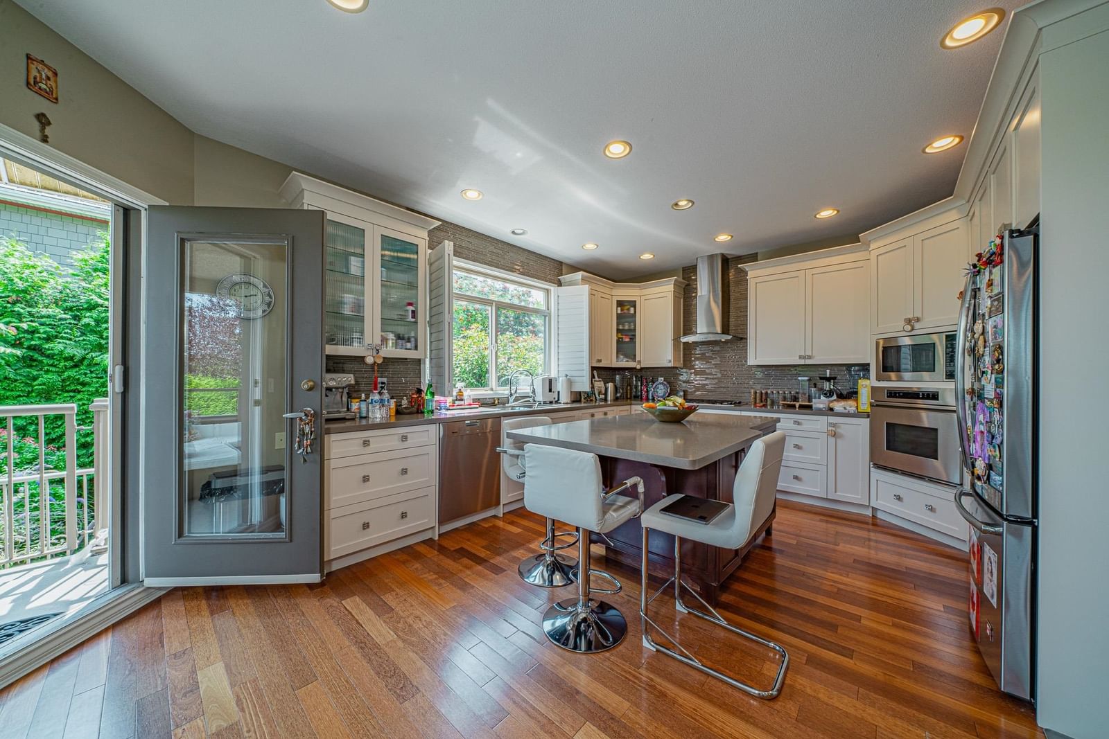 Listing Image 11
