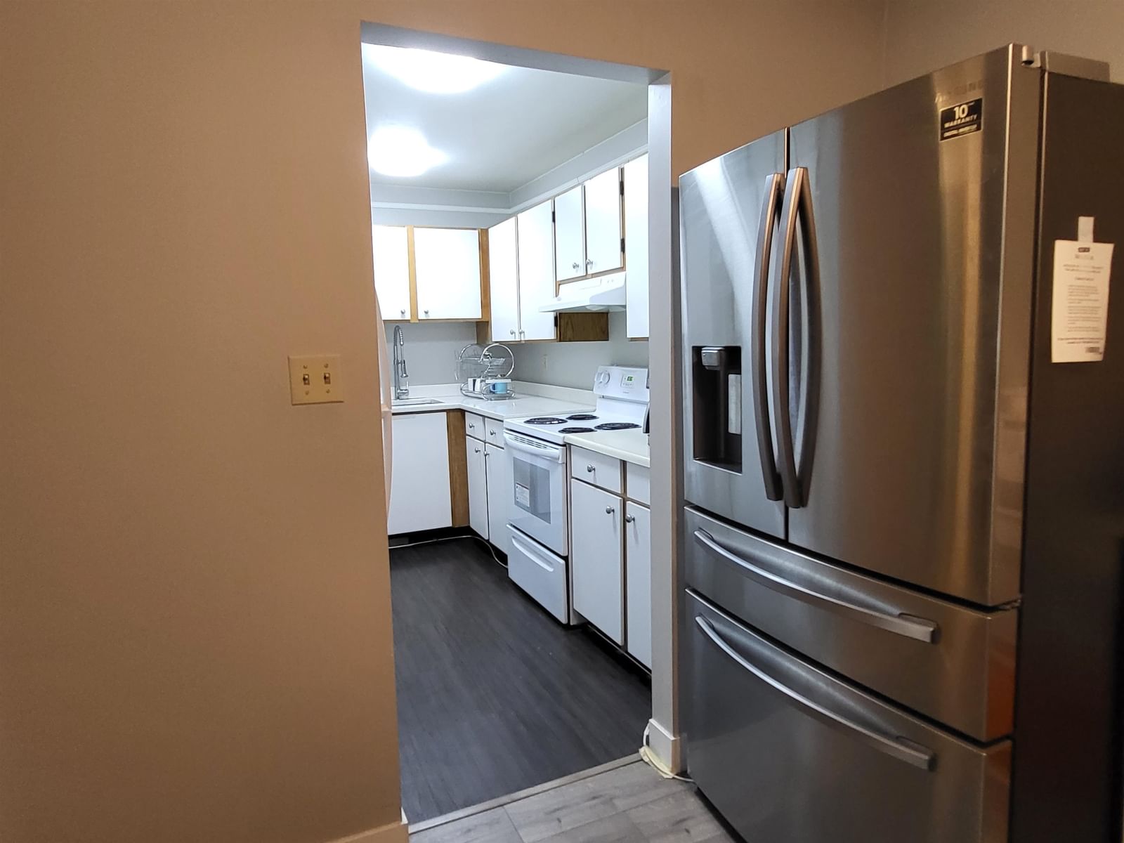 Listing Image 11