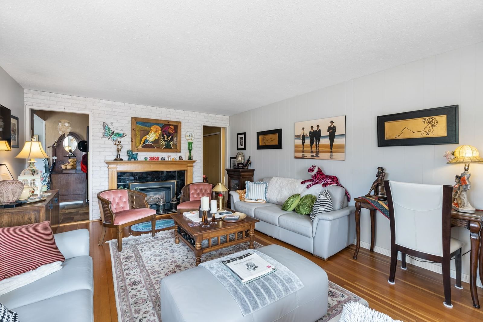 Listing Image 12