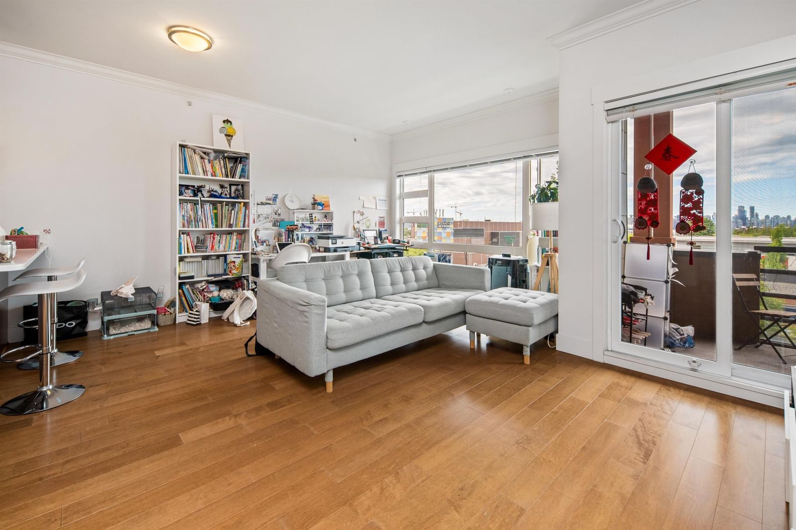 Listing Image 5