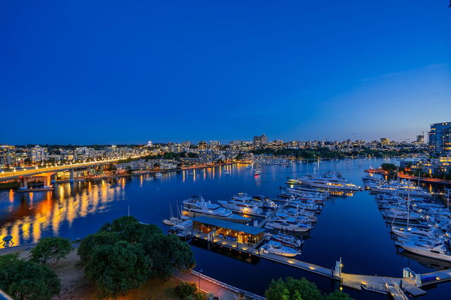 1507 - 1033 Marinaside Crescent