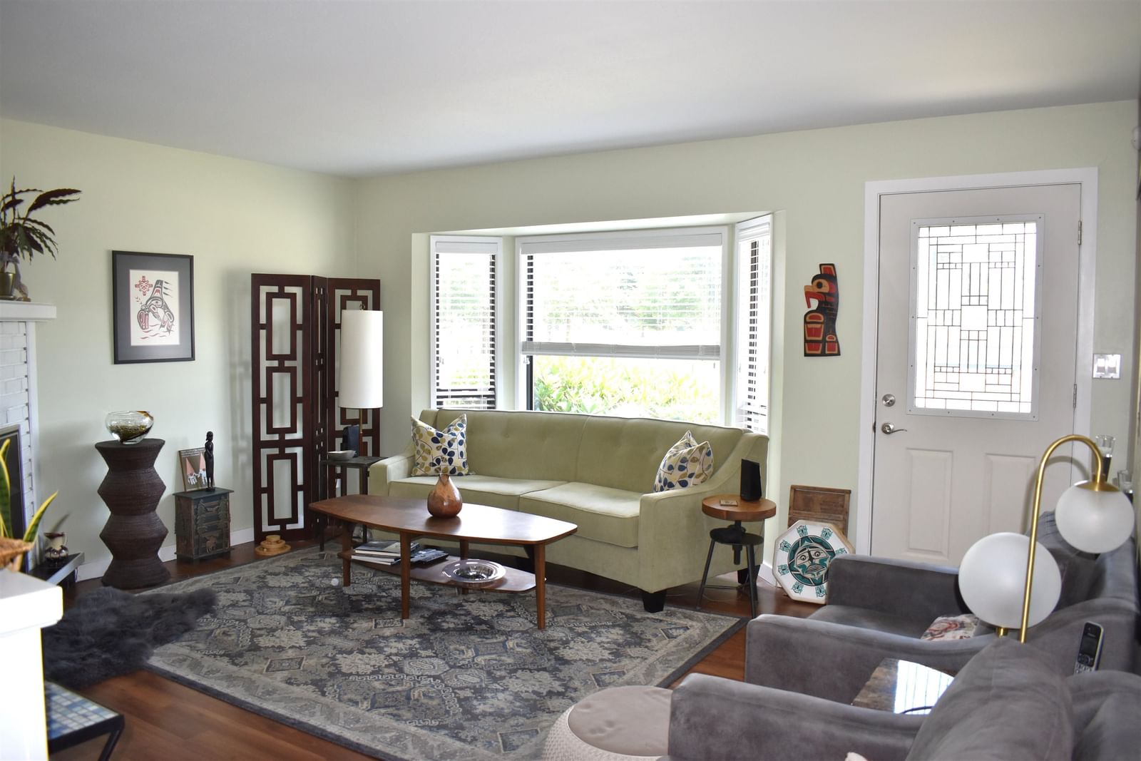 Listing Image 4