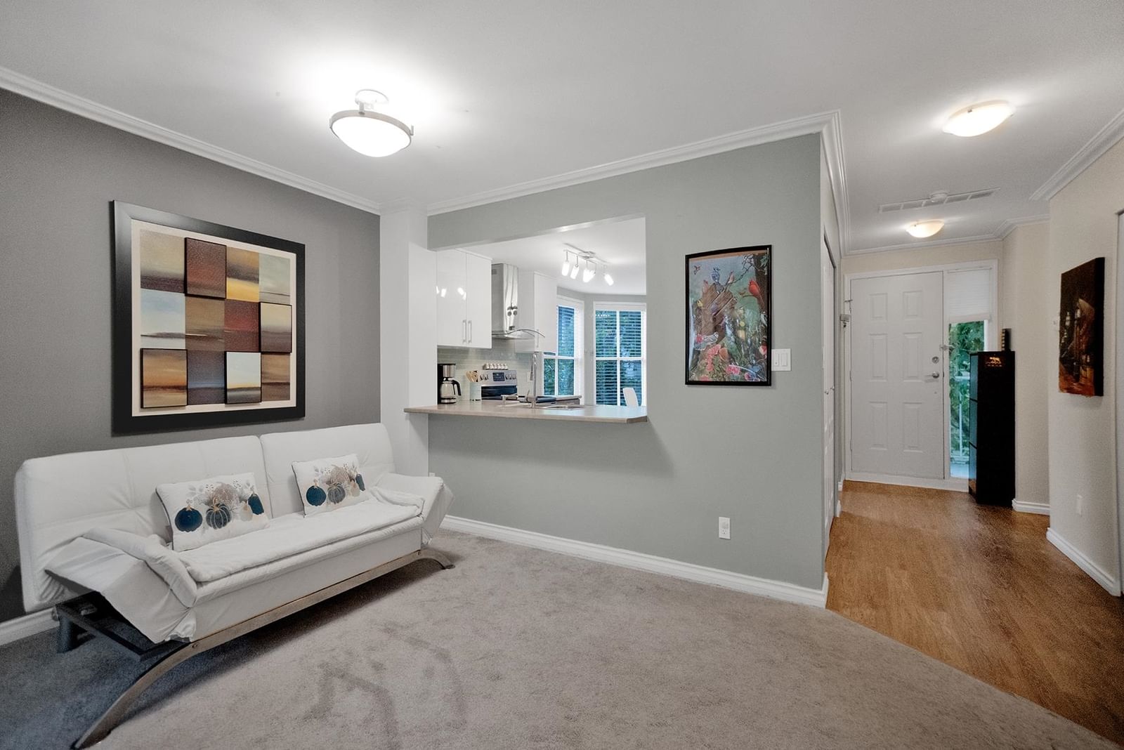 Listing Image 10