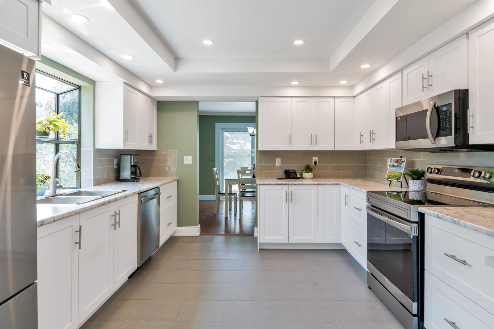 Listing Image 10