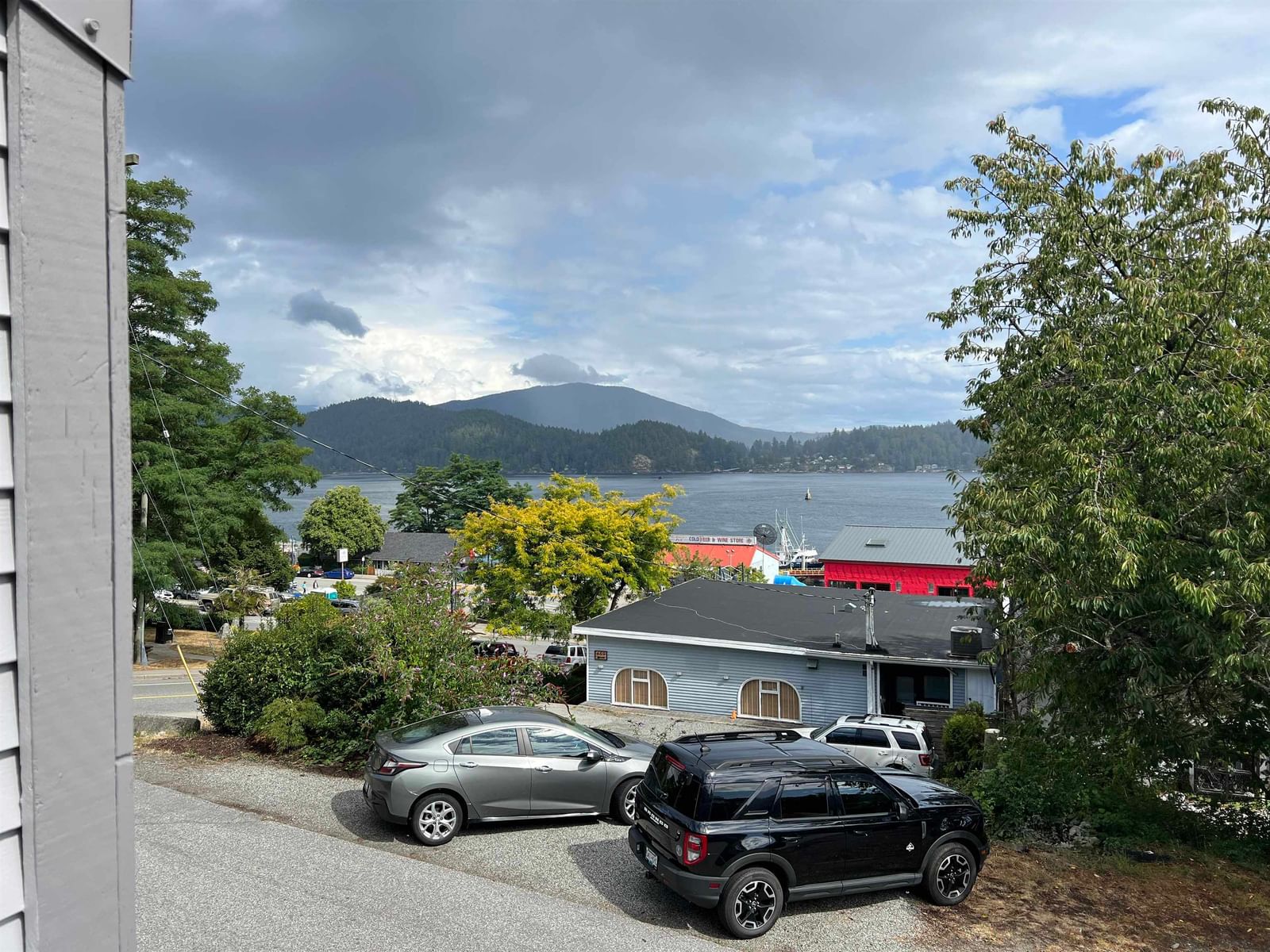 Listing Image 17