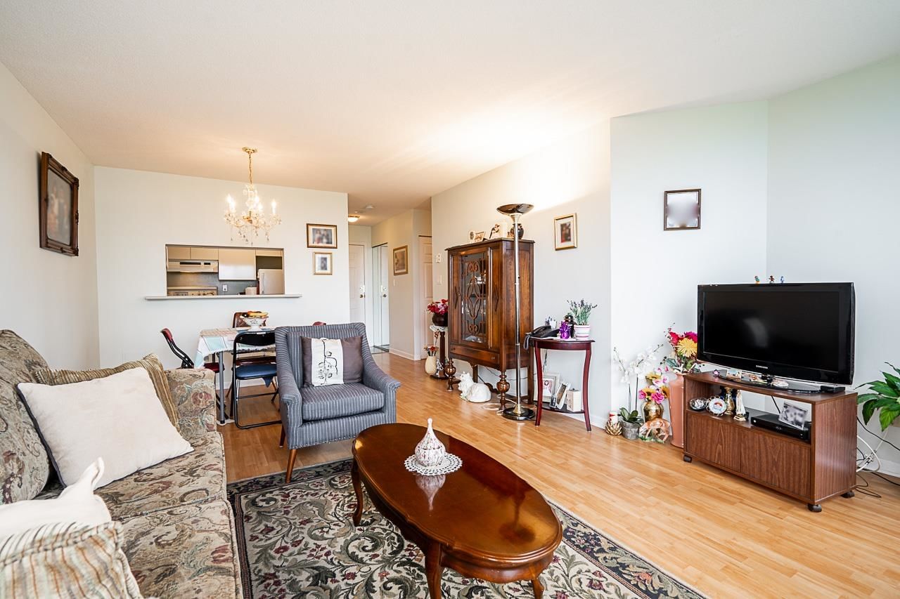 Listing Image 16