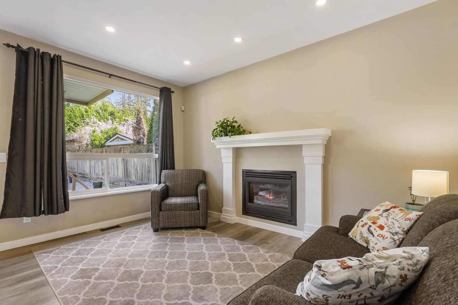Listing Image 19