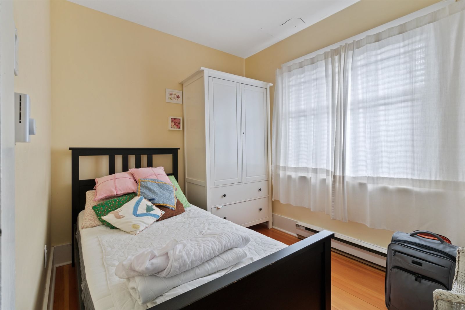 Listing Image 9