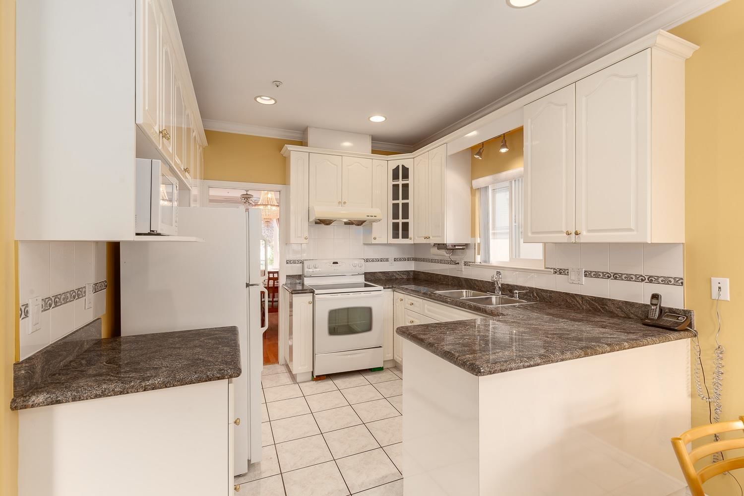 Listing Image 11