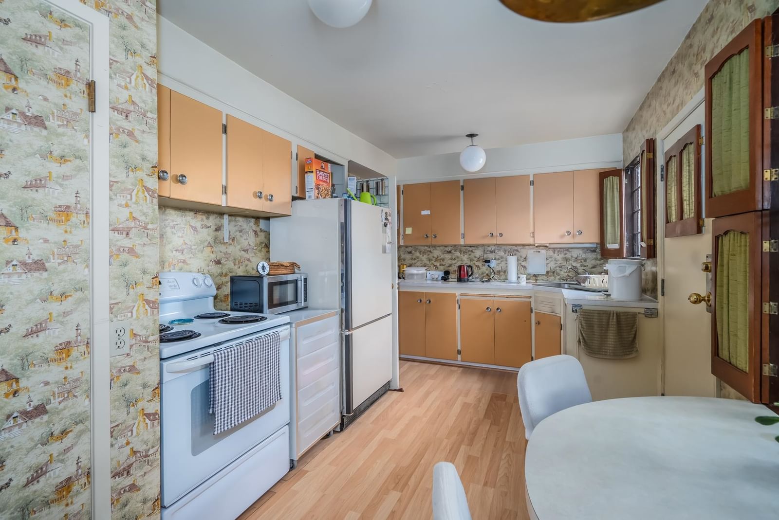 Listing Image 11