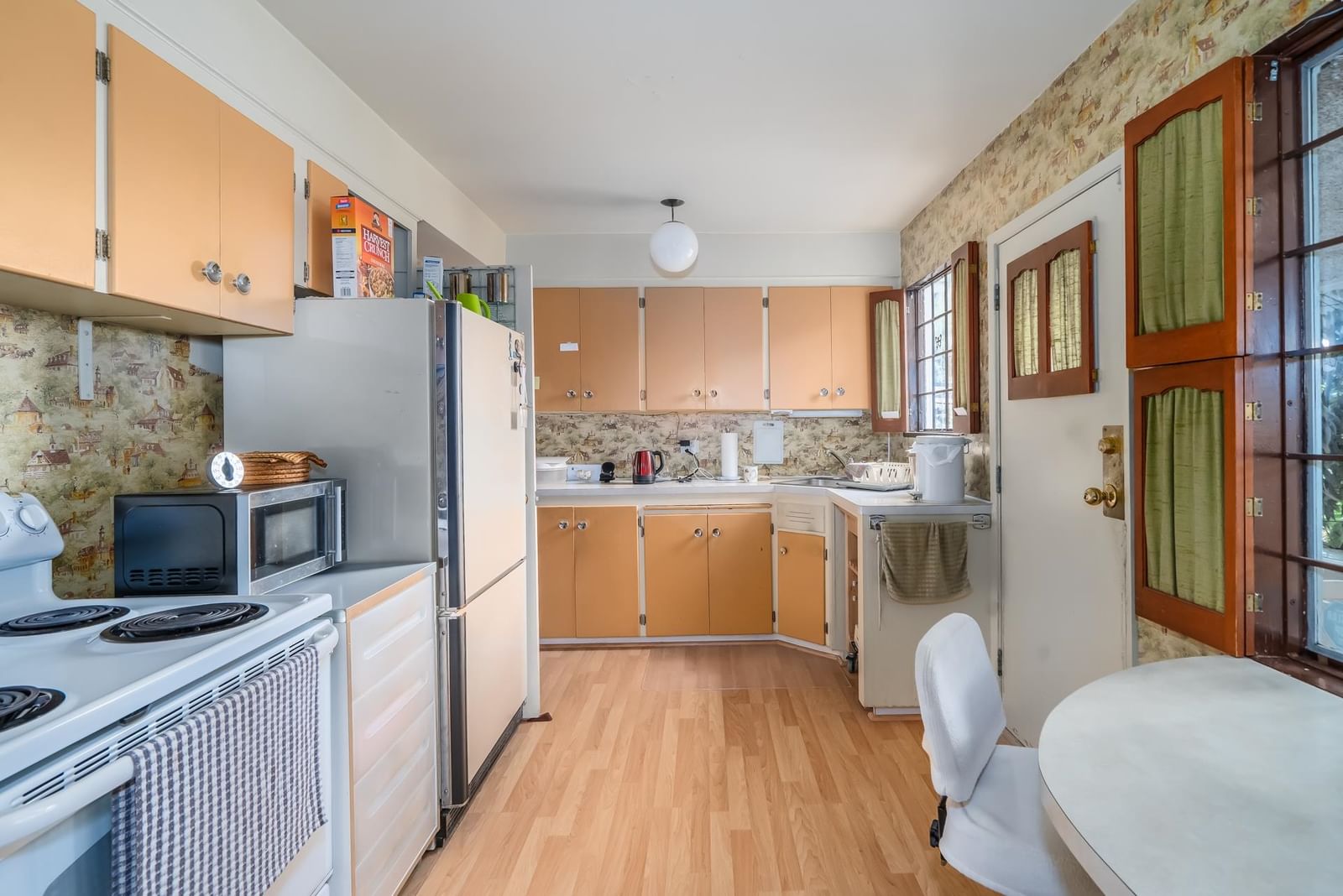 Listing Image 12