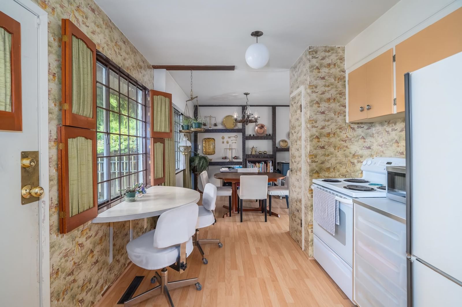 Listing Image 14