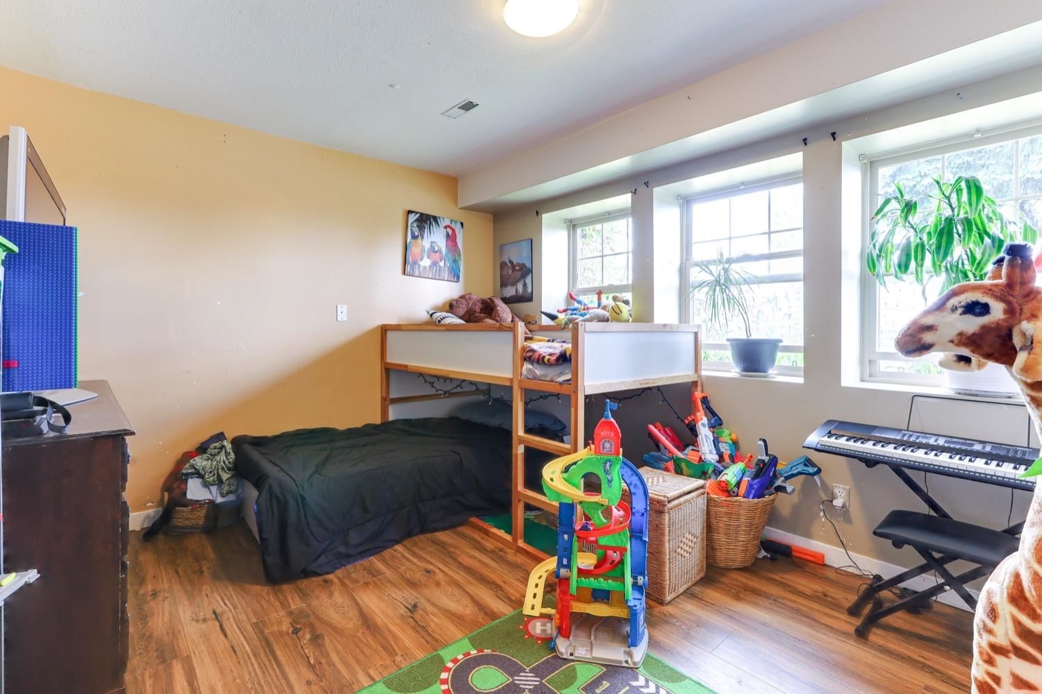 Listing Image 20