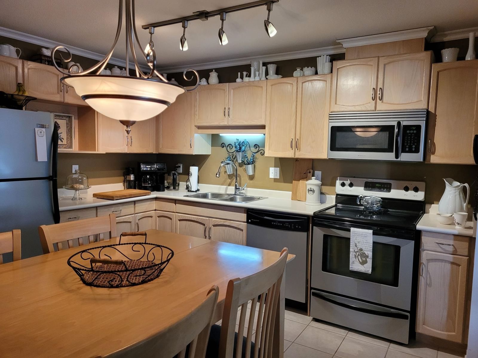 Listing Image 9