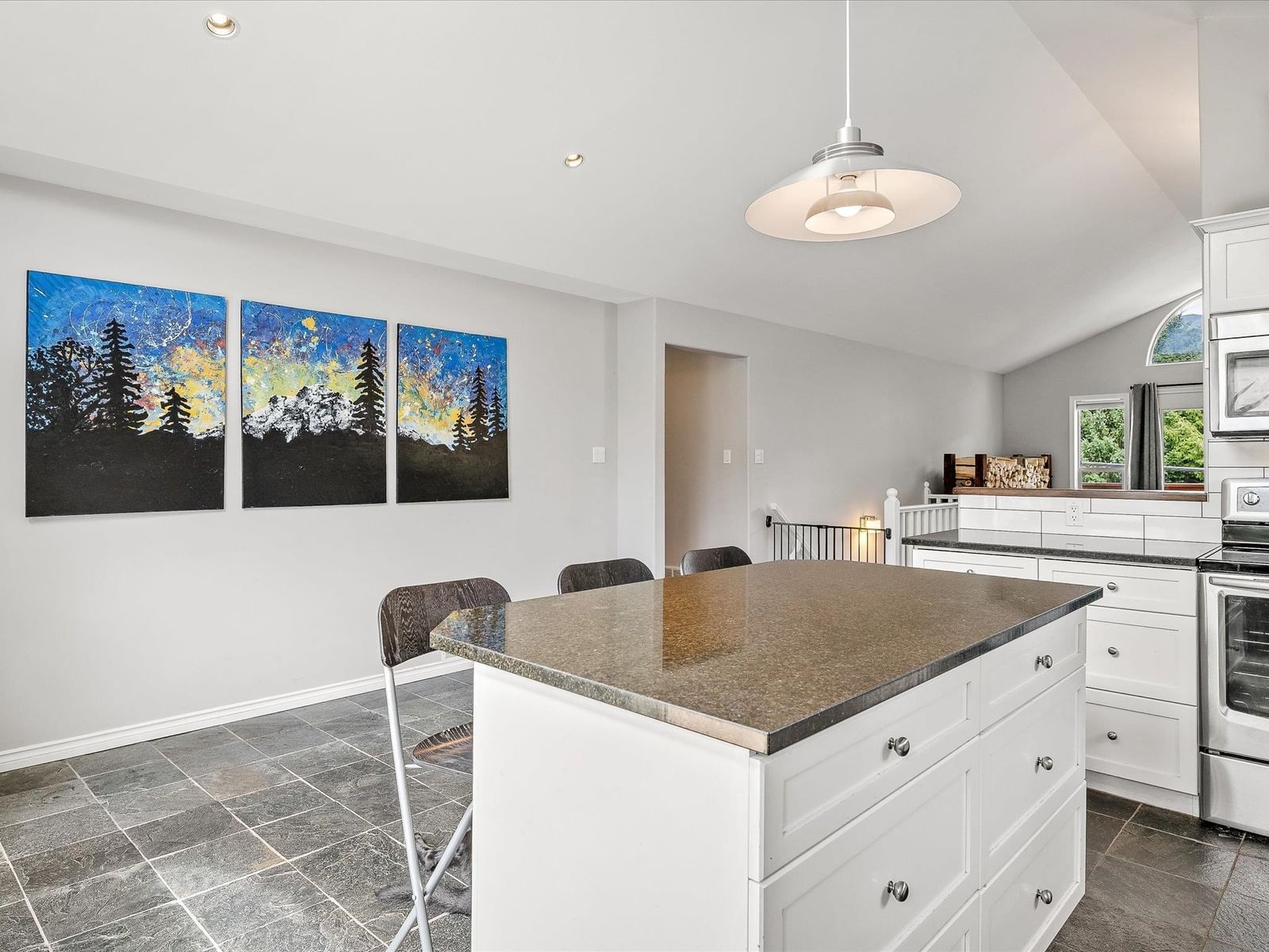 Listing Image 9