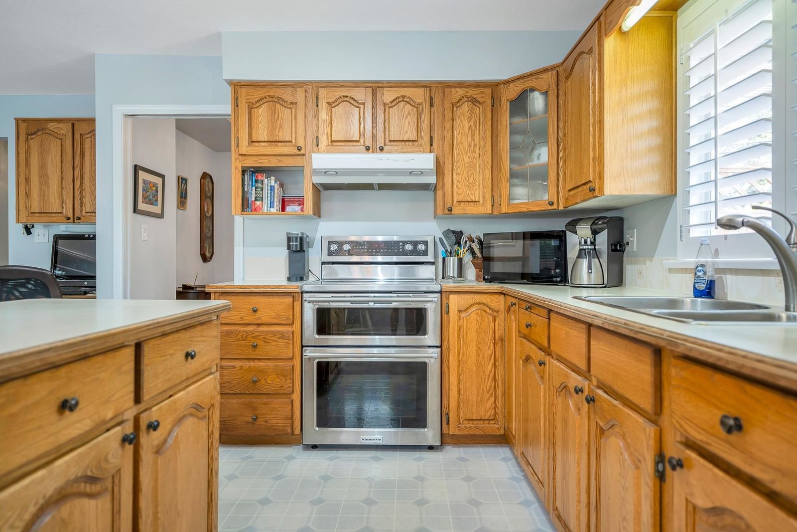 Listing Image 11