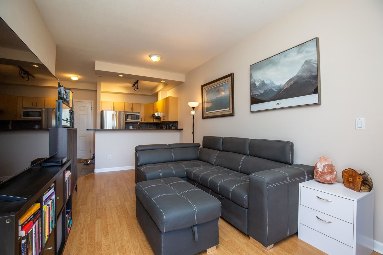 Listing Image 15