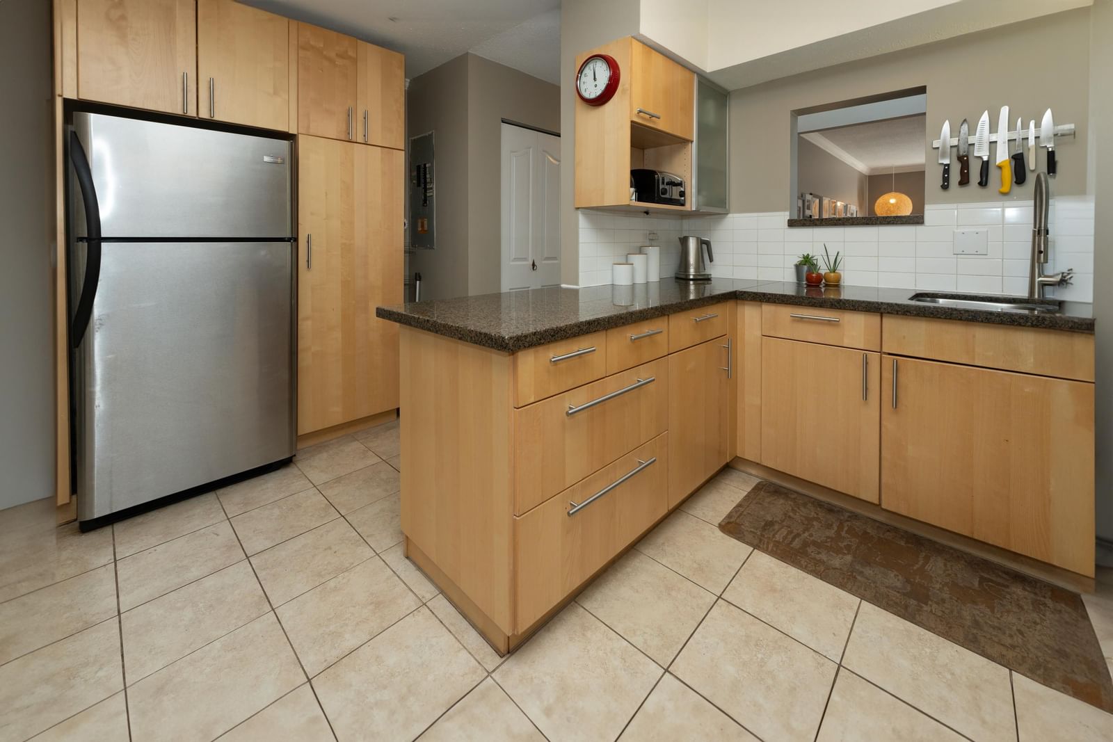 Listing Image 9