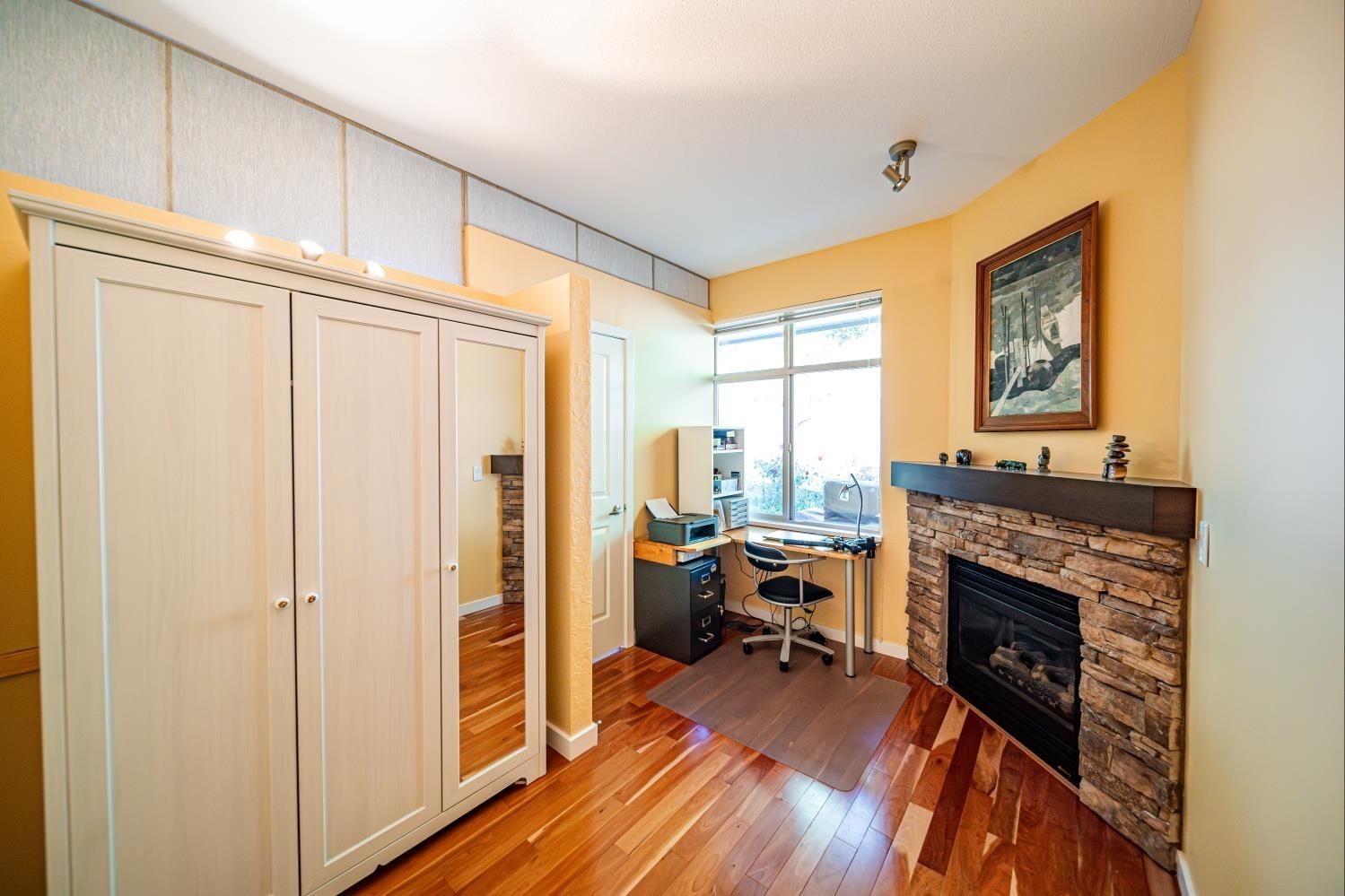 Listing Image 18