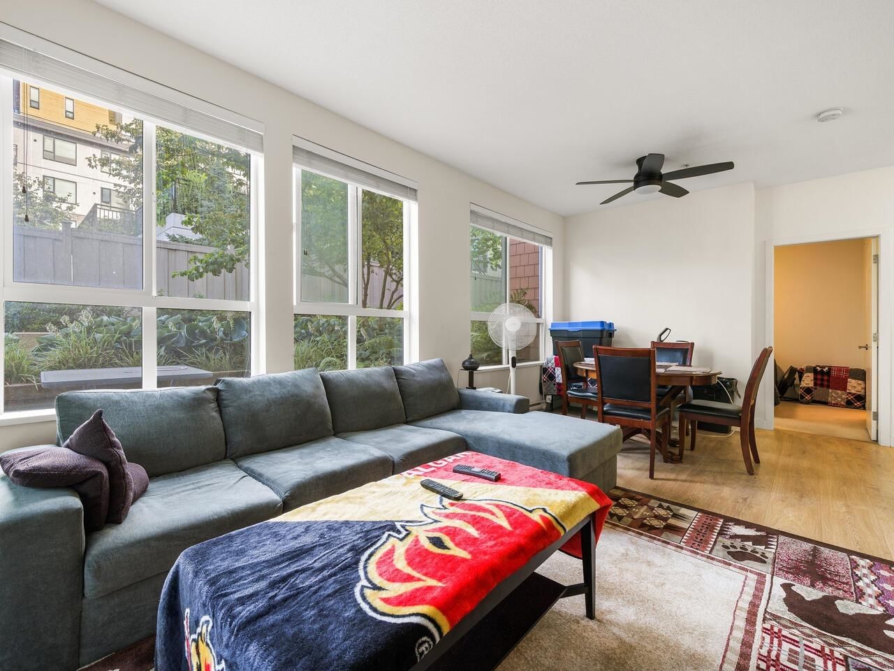 Listing Image 9