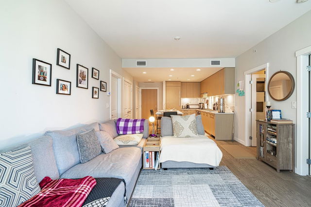 422 - 3563 Ross Drive