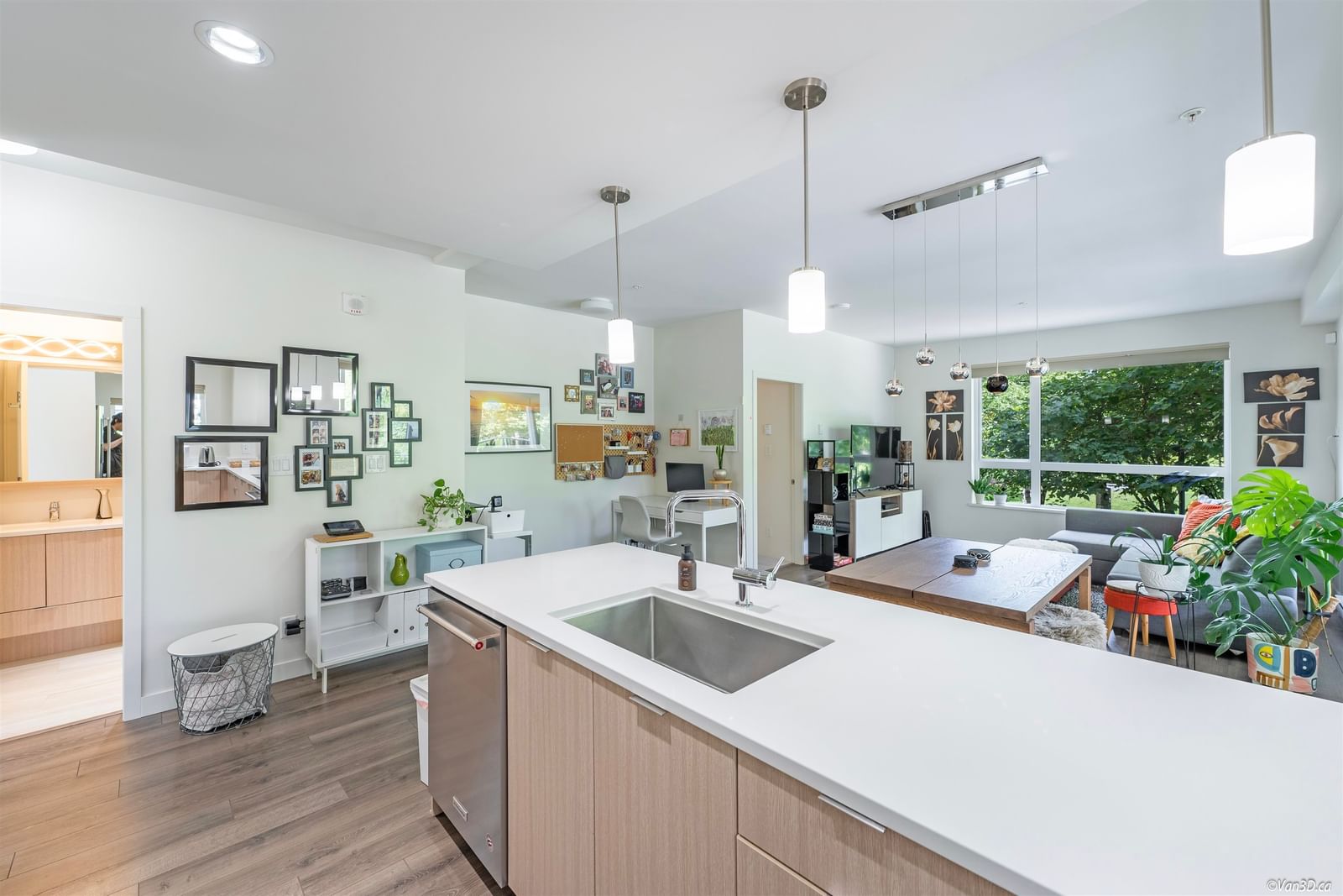 Listing Image 9