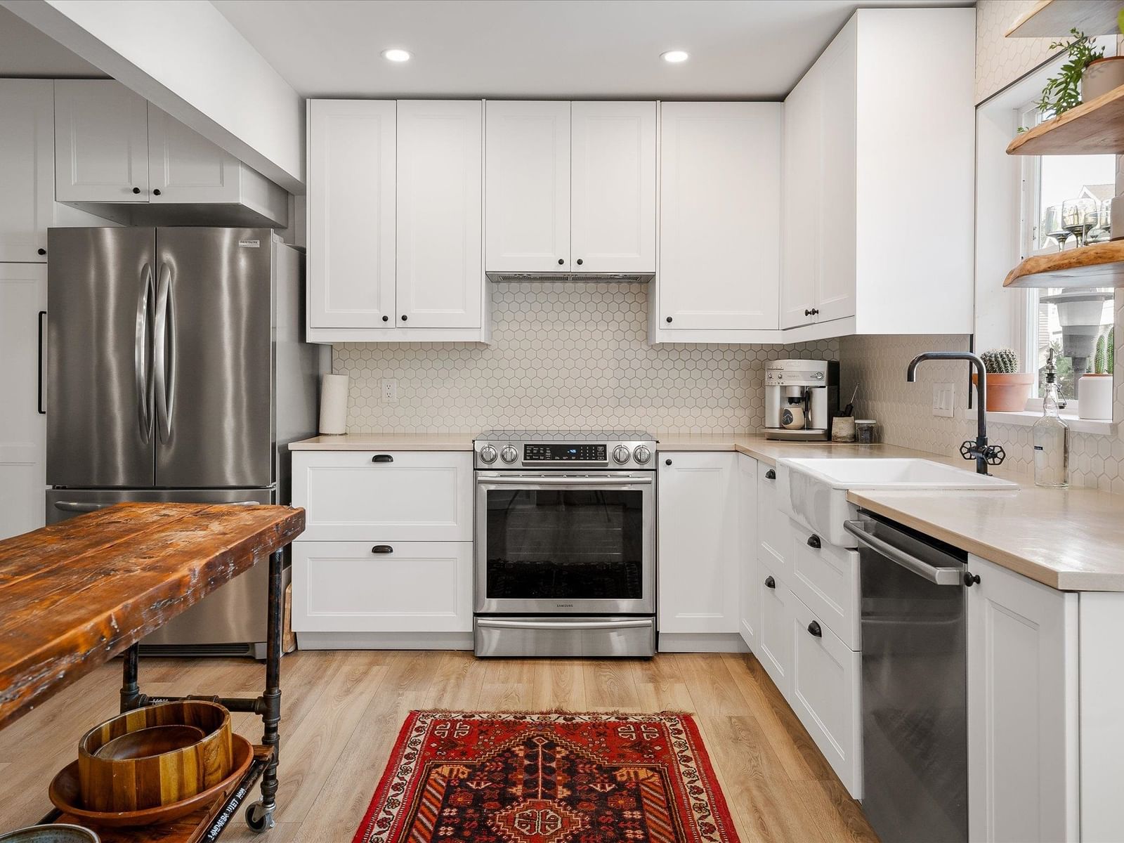 Listing Image 9