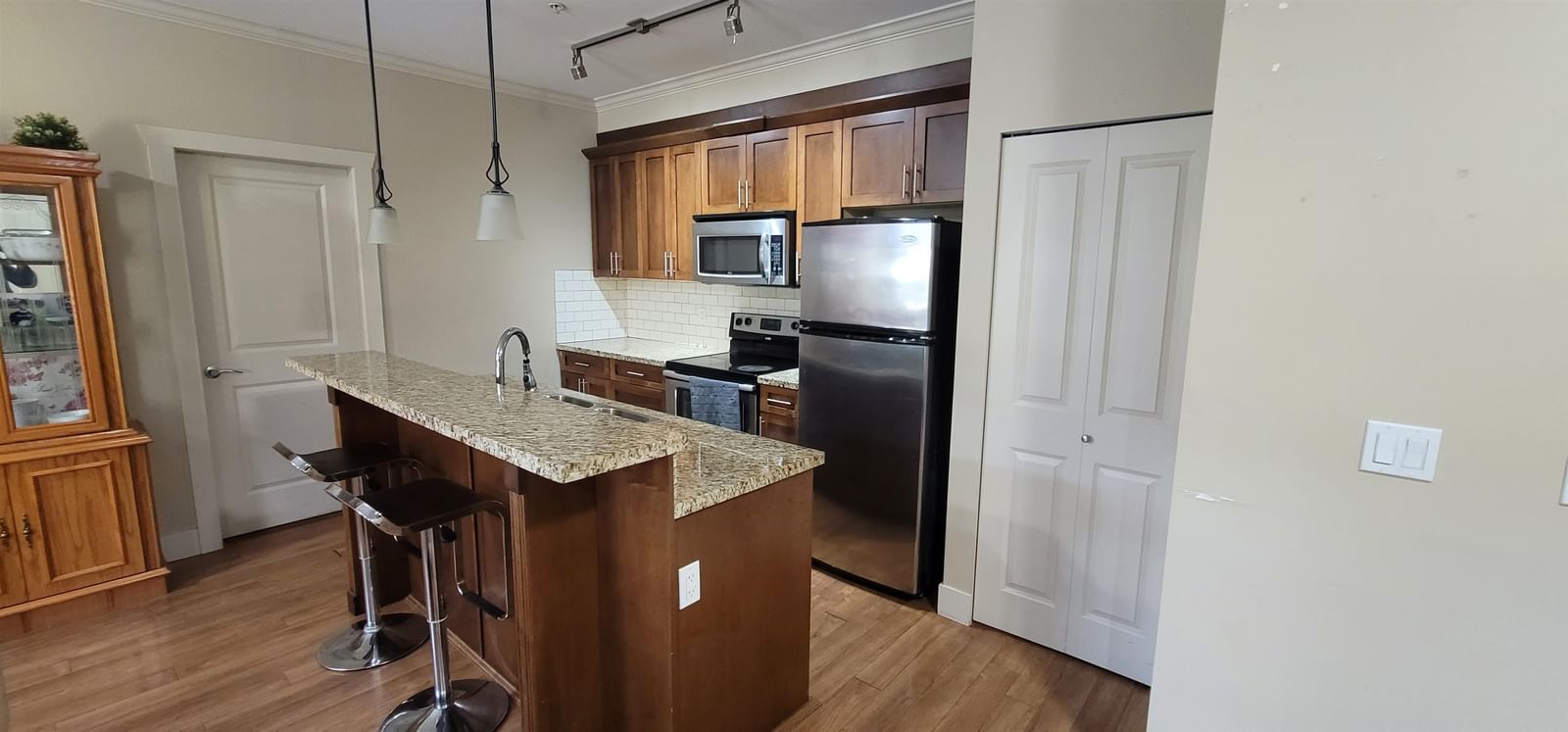 Listing Image 13