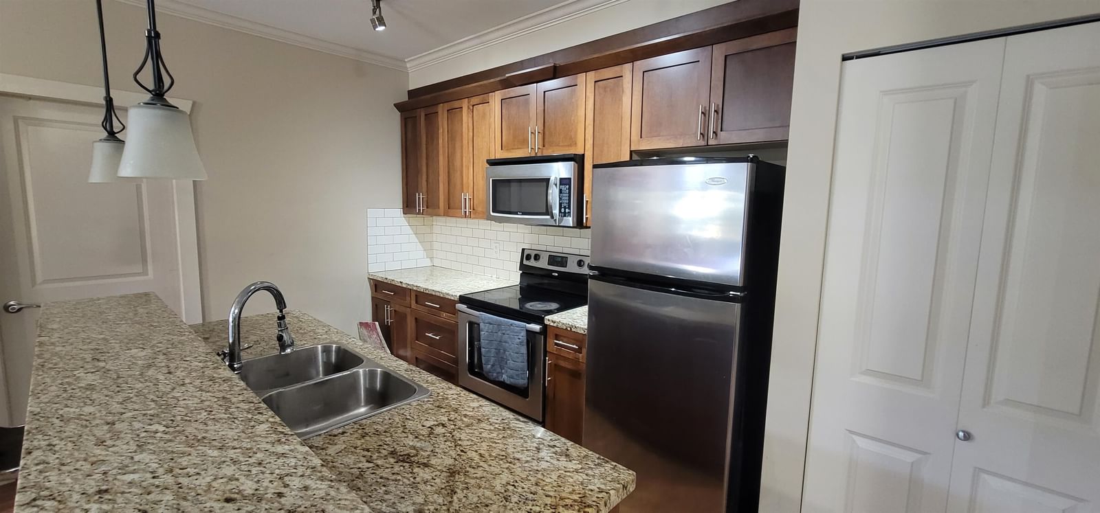 Listing Image 16